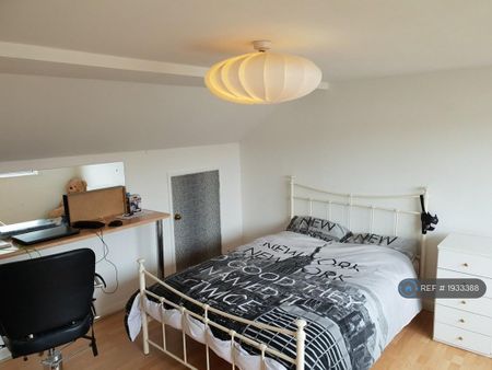 4 bedroom terraced house to rent - Photo 5