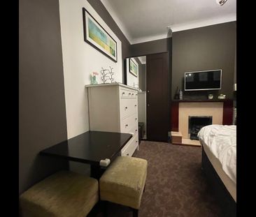 Room in a Shared House, Buxton Road, E15 - Photo 1