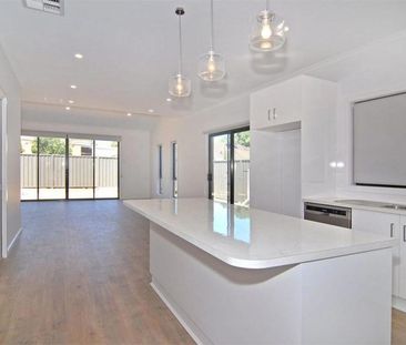 SPACIOUS FOUR BEDROOM HOME OPPOSITE RESERVE - Photo 6