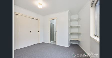 Ideal Family Home! - Photo 2