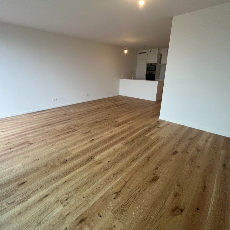 ONGEMEUBELD - Nieuwbouw appartement met 2 slaapkamers gelegen op de Lippenslaan te Knokke (integraal geschilderd). - Photo 1