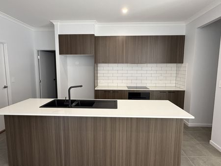 13 Dover Street, Spring Mountain QLD 4300 - House For Rent | Domain - Photo 5