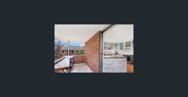 Stylish & Sunlit Top-Floor Apartment in the Heart of Miranda - Photo 1