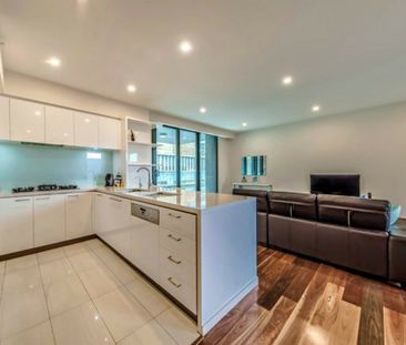 Spacious Terrace Road Stunner - Photo 5