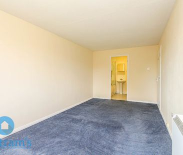 2 bed Apartment for Rent - Photo 1