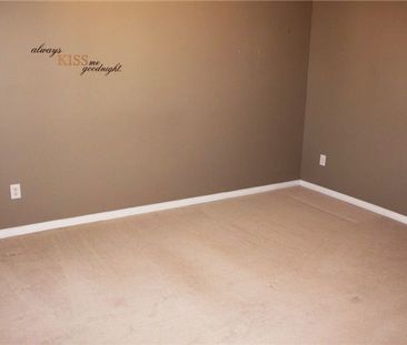 For Lease - 2321 Saddlecreek Crescent, Oakville, Ontario - Photo 4