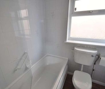 Bulow Avenue, Canvey Island, Essex, SS8 - Photo 5