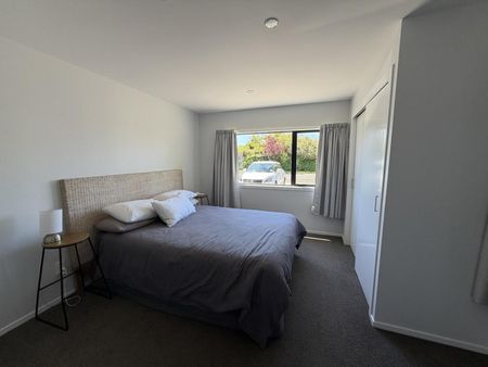 Modern Downstairs Flat in Whitianga - Photo 4