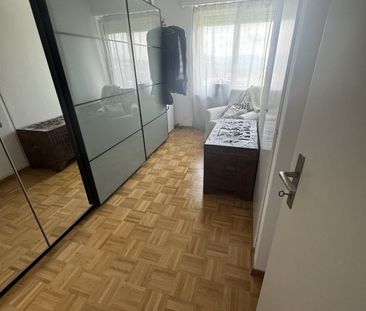 Rent a 4 ½ rooms apartment in Zumikon - Photo 3