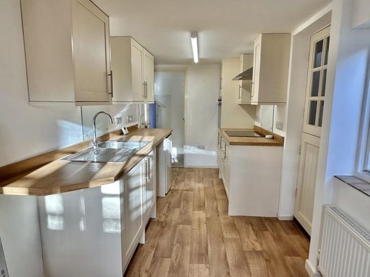 2 bedroom cottage to rent - Photo 1