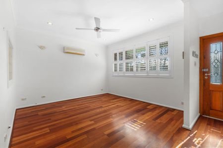 SPACIOUS VILLA IN QUIET COMPLEX - Photo 4