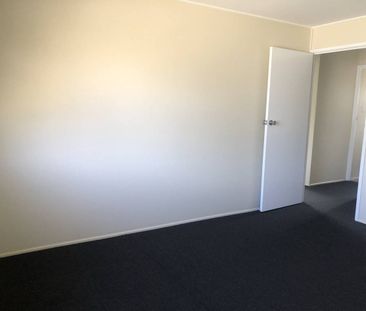3 BEDROOM HOME IN SLADE POINT - Photo 2
