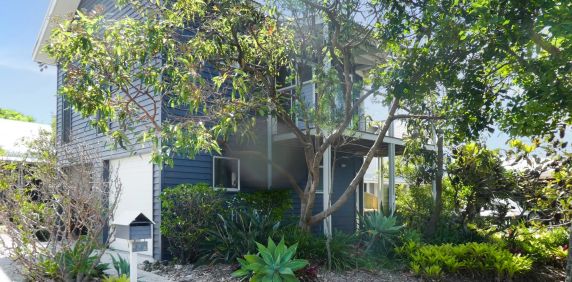 Beautiful Studio - 3 Minute Walk to Beach! - Photo 2