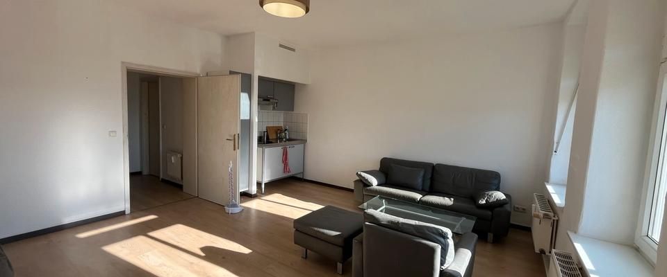 Helle 2-Zimmer-Wohnung, hochwertig möbeliert im 1. Obergeschoss - Foto 1