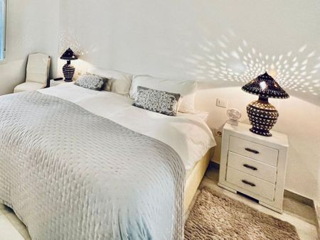 Luxury Apartment for rent in Nueva Andalucia, Spain - Photo 3