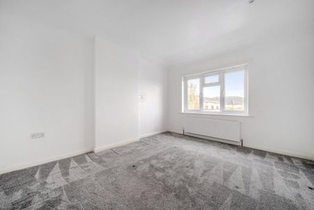 3 bedroom detached house to rent - Photo 4