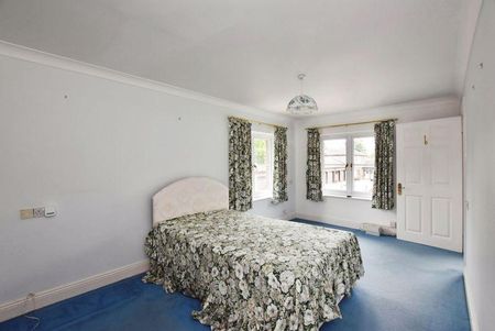 2 bedroom retirement property to rent - Photo 3