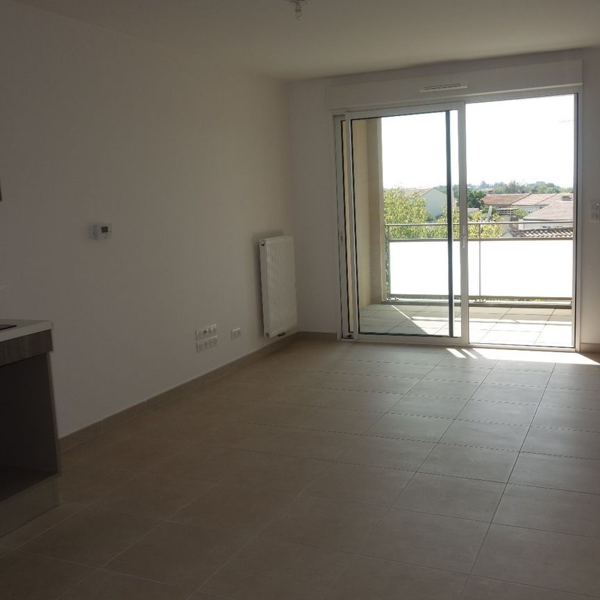 Location Appartement 2 pièces 42m² ST JEAN DE VEDAS 34430 - Photo 1