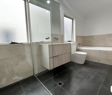 Modern and Stylish 3 bedroom home - Photo 2