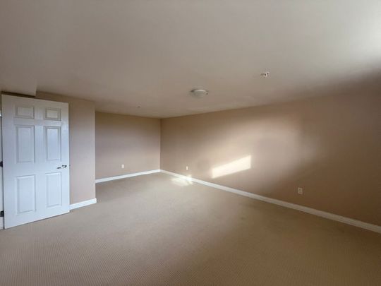 Breathtaking Ocean-View 5 Bedrooms, 4 Bathrooms, Prime Westside in White Rock! - Photo 1