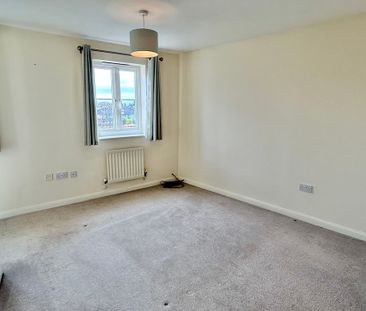 3 bedroom Superb Three Bedroom House to rent - Photo 5