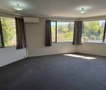 Sunny two bedroom unit - Photo 1