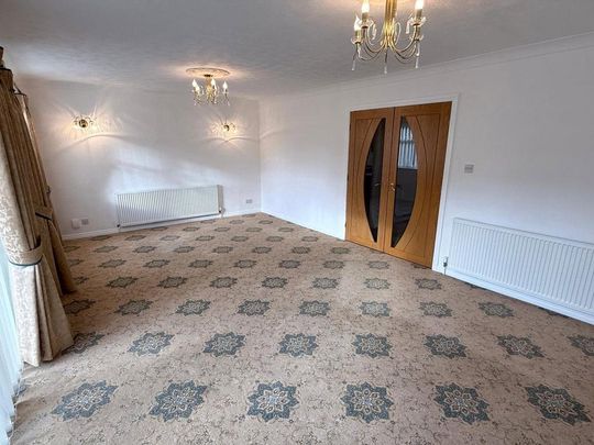 5 bedroom detached house to rent - Photo 1