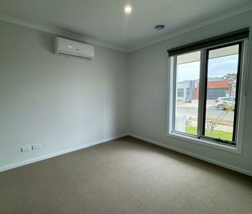 10 Buttercup Crescent, Armstrong Creek VIC 3217 - House For Rent | ... - Photo 1