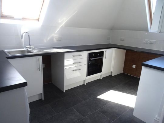 2 bedroom flat to rent - Photo 1