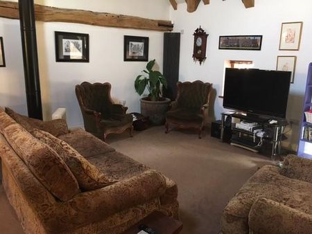 5 bedroom semi-detached house to rent - Photo 3