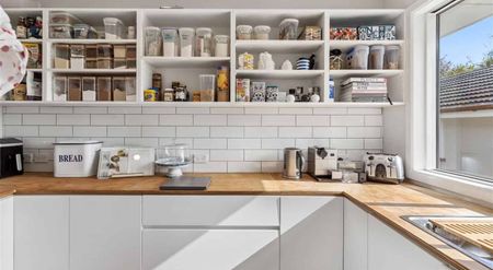 Suburban Serenity - Photo 5