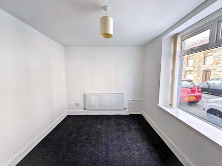 4 bedroom terraced house to rent - Photo 4