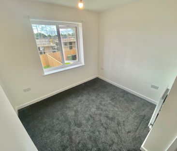 Lapwing Close, Huddersfield - Photo 5