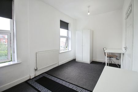 3 bedroom terraced house to rent - Photo 5