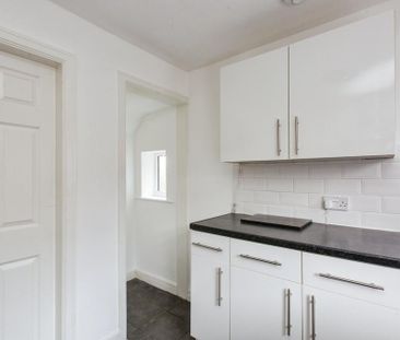 3 bedroom end of terrace house to rent - Photo 1