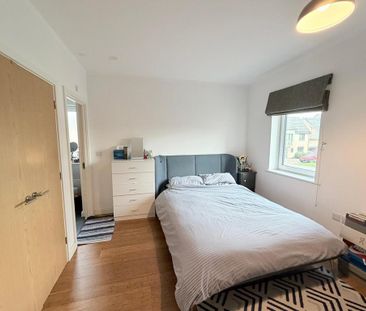 4 bedroom link detached house to rent - Photo 2