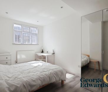 1 bedroom in a house share to rent - Photo 3