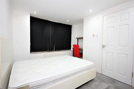 Flat , Connaught House, - Mount Street, Preston - Photo 2