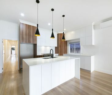 221 Carrington Road, Coogee NSW 2034 - House For Rent | Domain - Photo 6