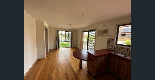 Full of Family Comfort! - Photo 1