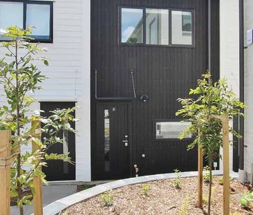 Stylish, Brand New Townhouse in Mangere Bridge - Photo 1