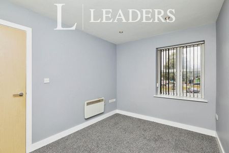 3 bedroom flat to rent - Photo 3