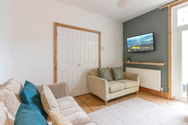 Okehampton Road Room 5 - Photo 1