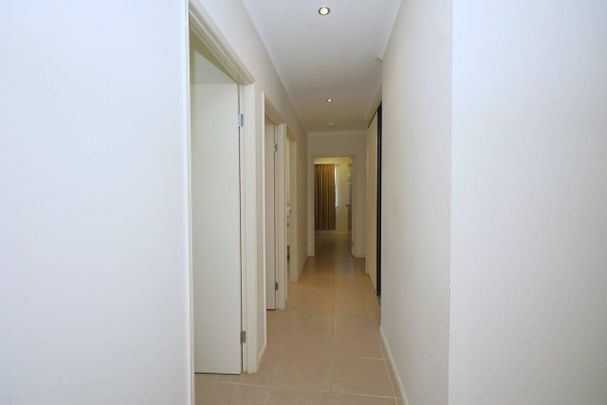 Fully Airconditioned - Family Entertainer - Rent discounted 5 months - Photo 1