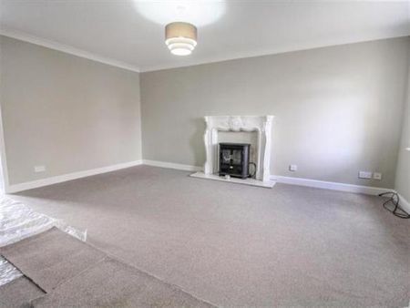 3 Bedroom Semi-Detached House For Rent in Hazelhurst Drive, Manchester - Photo 3