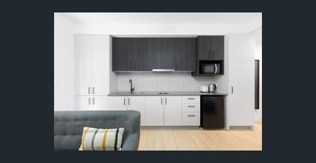 Modern Studio Apartment Available in the heart of Randwick - Photo 2