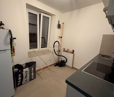 Renovated studio on the 3rd floor - Photo 2