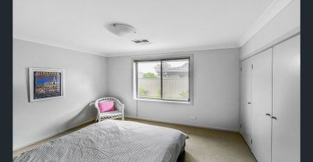 Modern, Furnished 3 Bedroom Home - Photo 5