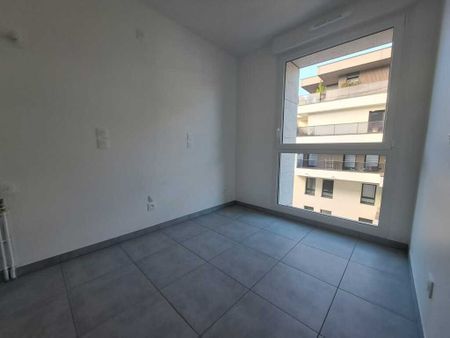 Location Appartement 1 pièce 31m² THONON LES BAINS 74200 - Photo 5