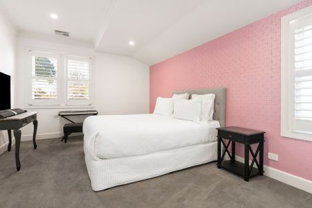 Thinking of selling? Contact our agent - Photo 5